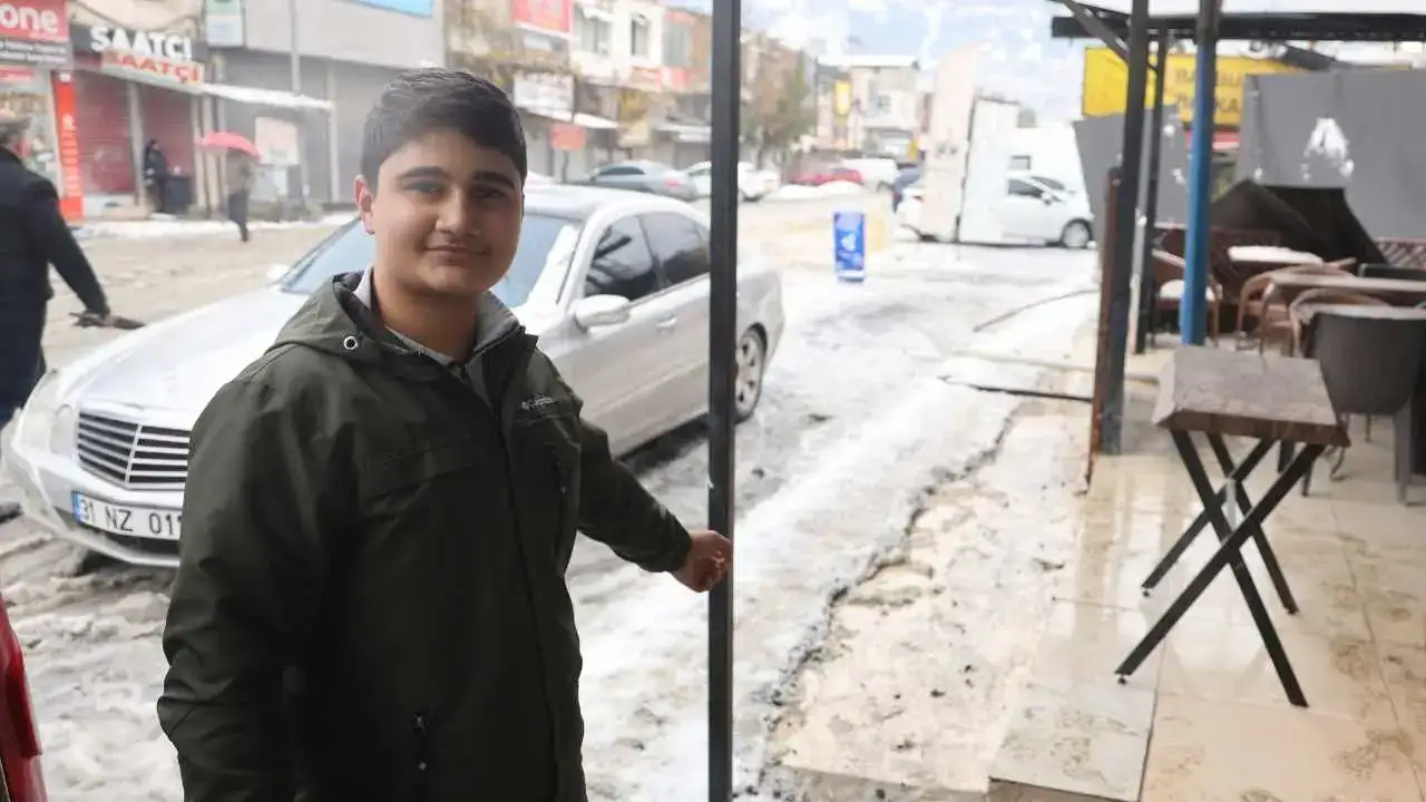 Hatay’da Kar Yağışı Fayansı Tuzağa Çevirdi: Basanlar Sırayla Kaydı! 3